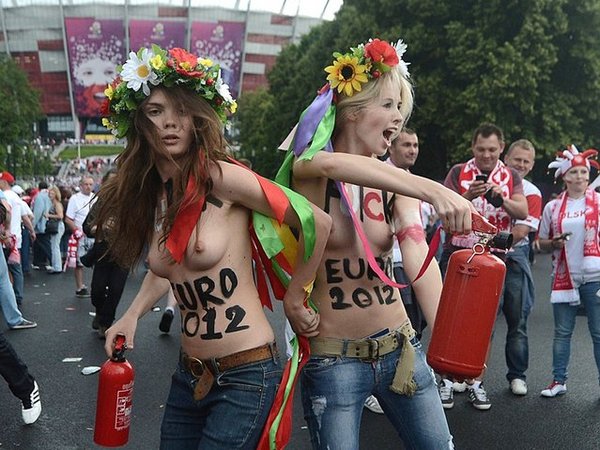 femen-on-euro-2012.jpg
